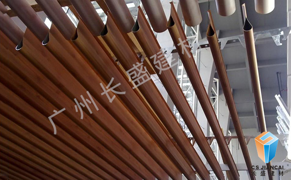 黝黑木纹滴水铝挂片吊顶应用实拍图