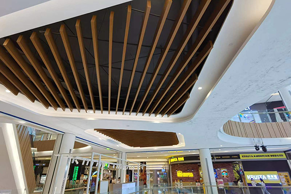 大型商场铝板装饰幕墙吊顶效果6